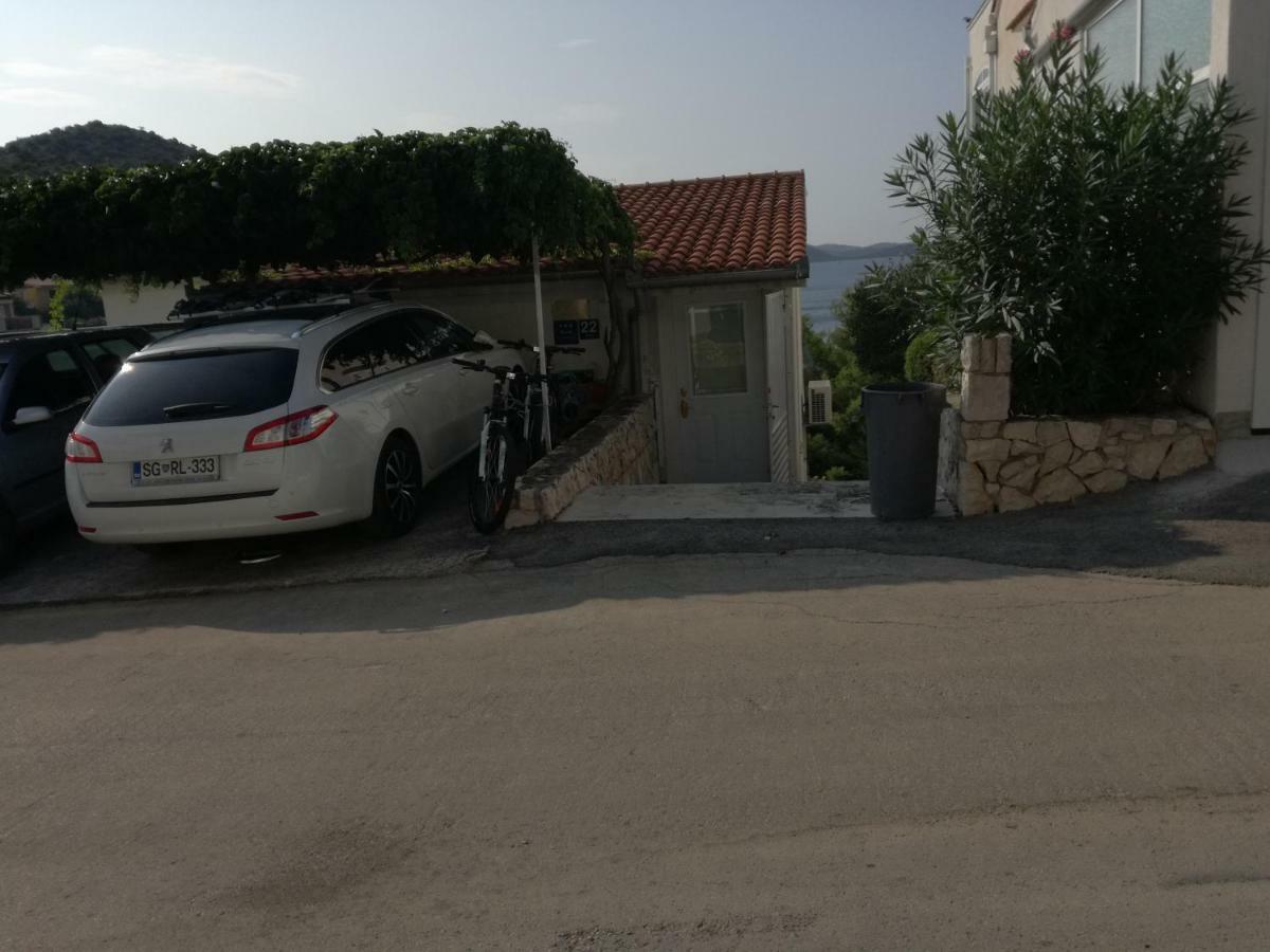 Apartman "Cvita" Drage Esterno foto